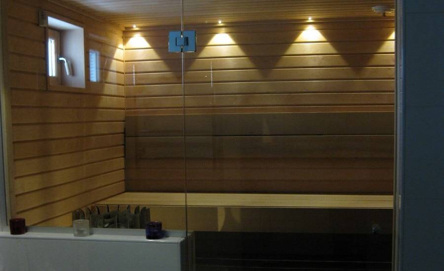 Iluminación de la sauna con focos
