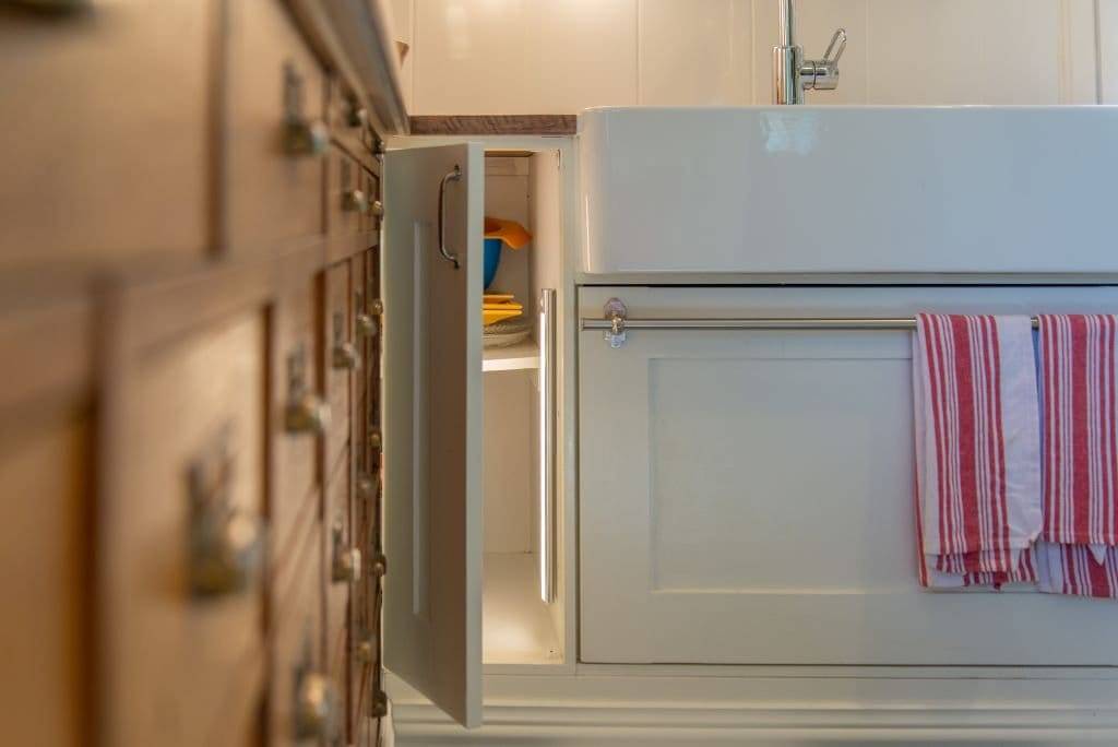 Lámpara multifunción Wanda en mueble, longitud 44 cm, LedStore.fi