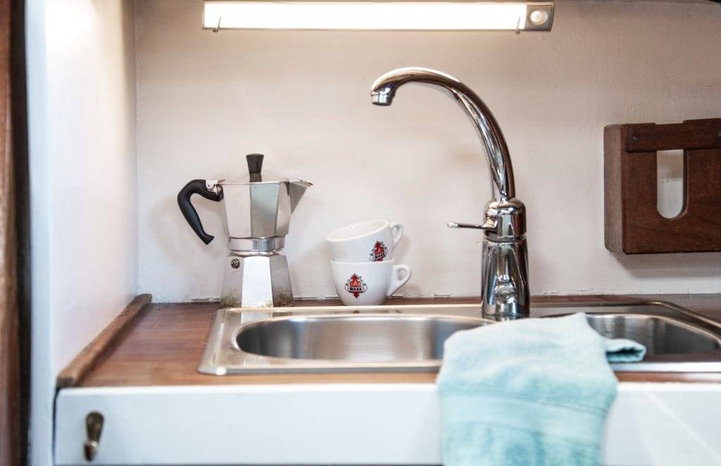 Para uso móvil, la Wanda puede utilizarse como lámpara de mesa de cocina LedStore.fi.