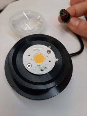 Foco regulable en temperatura de color con circuito LED multifuncional