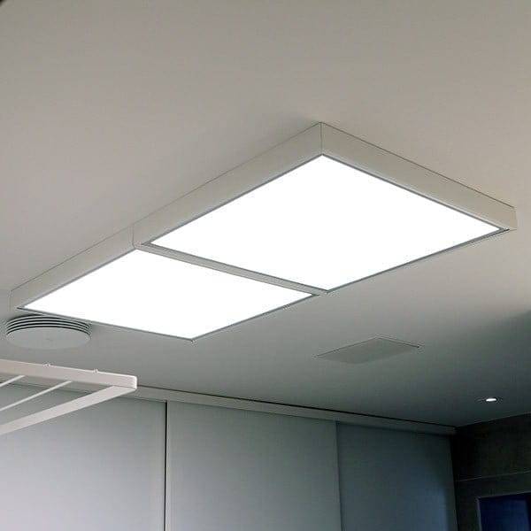 Las luminarias de panel de leds crean luz eficiente