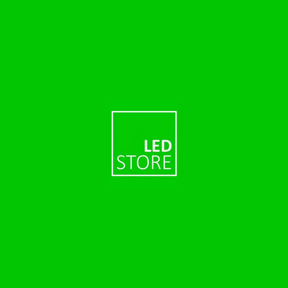 La iluminación del cuarto de baño se instaló con un perfil empotrado en la pared