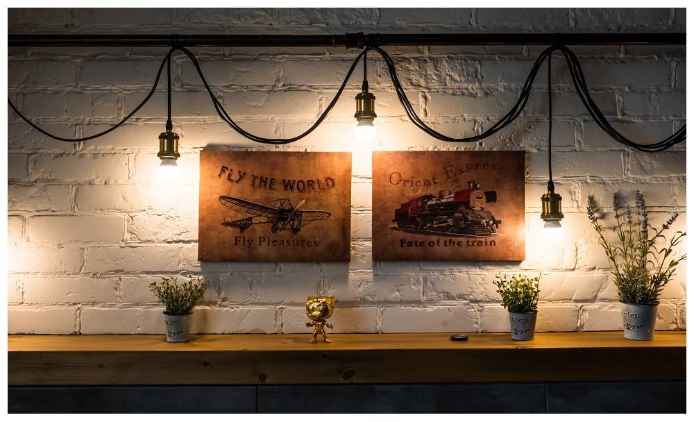 Luces led en la pared. Fuente: pexels