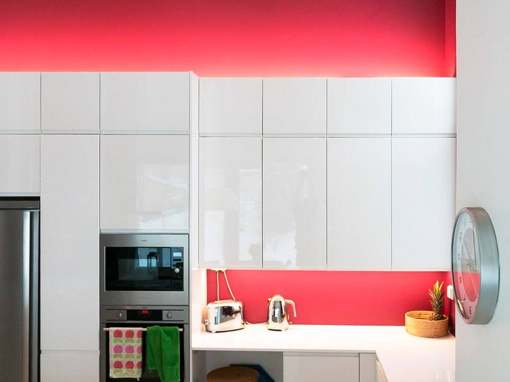 Fondo verde con un cuadrado blanco en el centro que muestra "LED STORE" en letras mayúsculas blancas y en negrita, representando soluciones de iluminación LED.