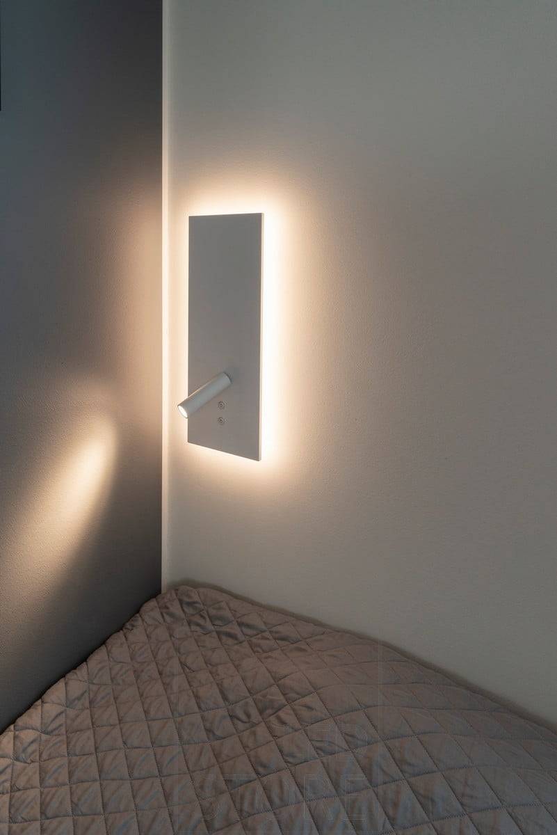 Luz blanca nocturna y de lectura. La luz tiene un tono cálido relajante, 3000K. Ledstore.fi