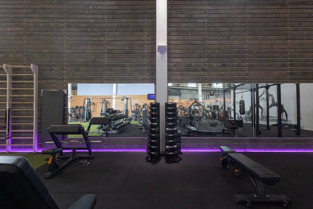 La cinta de leds RGB se vuelve morada.
