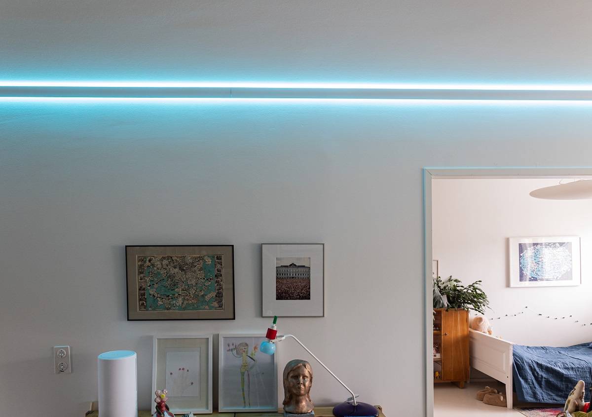 Cinta de leds RGB+CCT en perfil indirecto de 3 arcos.